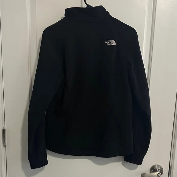 The North Face Black Softshell Jacket - Picture 2 of 4